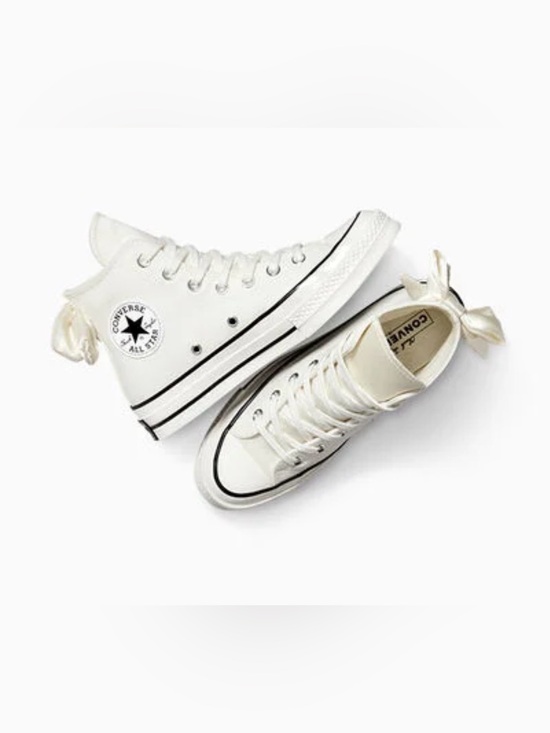 Converse Shoes - Like new Conversation All tied up in a bow platform